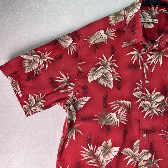 Batik Bay Red Floral Print Short Sleeve Button Up Collared Hawaiian Shirt Large - Picture 5 of 11